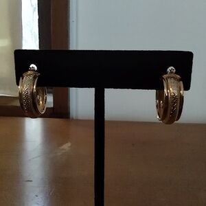 14kt gold hoop earrings